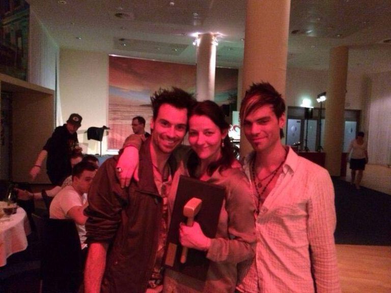 Donata-mit-Ehrlich-Brothers,-Hammer