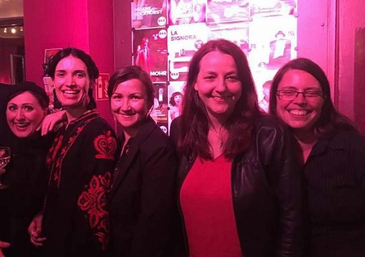 Donata-mit-Glanz-auf-dem-Vulkan-Künstlern